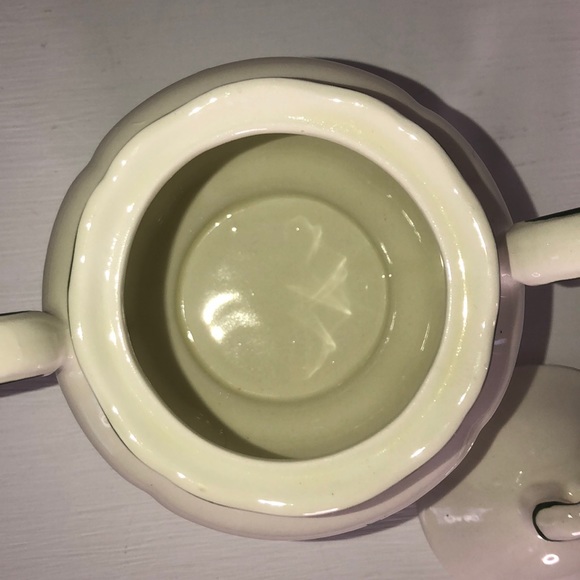 Vintage Royal Tudor Holly & Berries Sugar Bowl With Lid - Picture 10 of 12